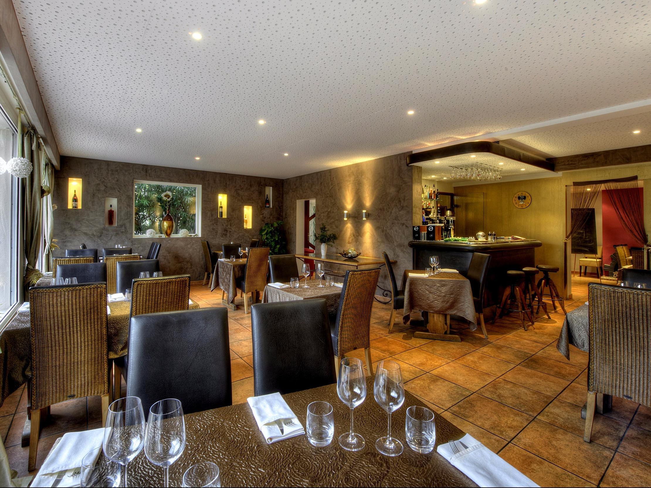 Logis Le Printemps Hotel Restaurant - Монтелимар Экстерьер фото