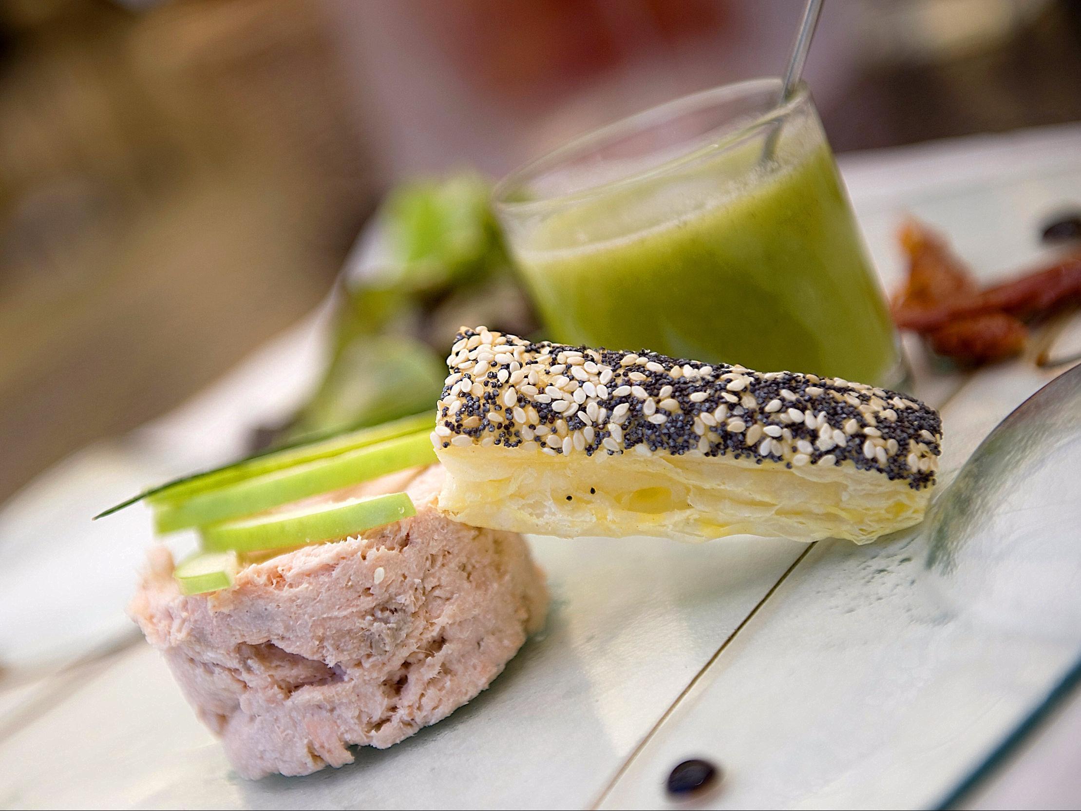 Logis Le Printemps Hotel Restaurant - Монтелимар Экстерьер фото