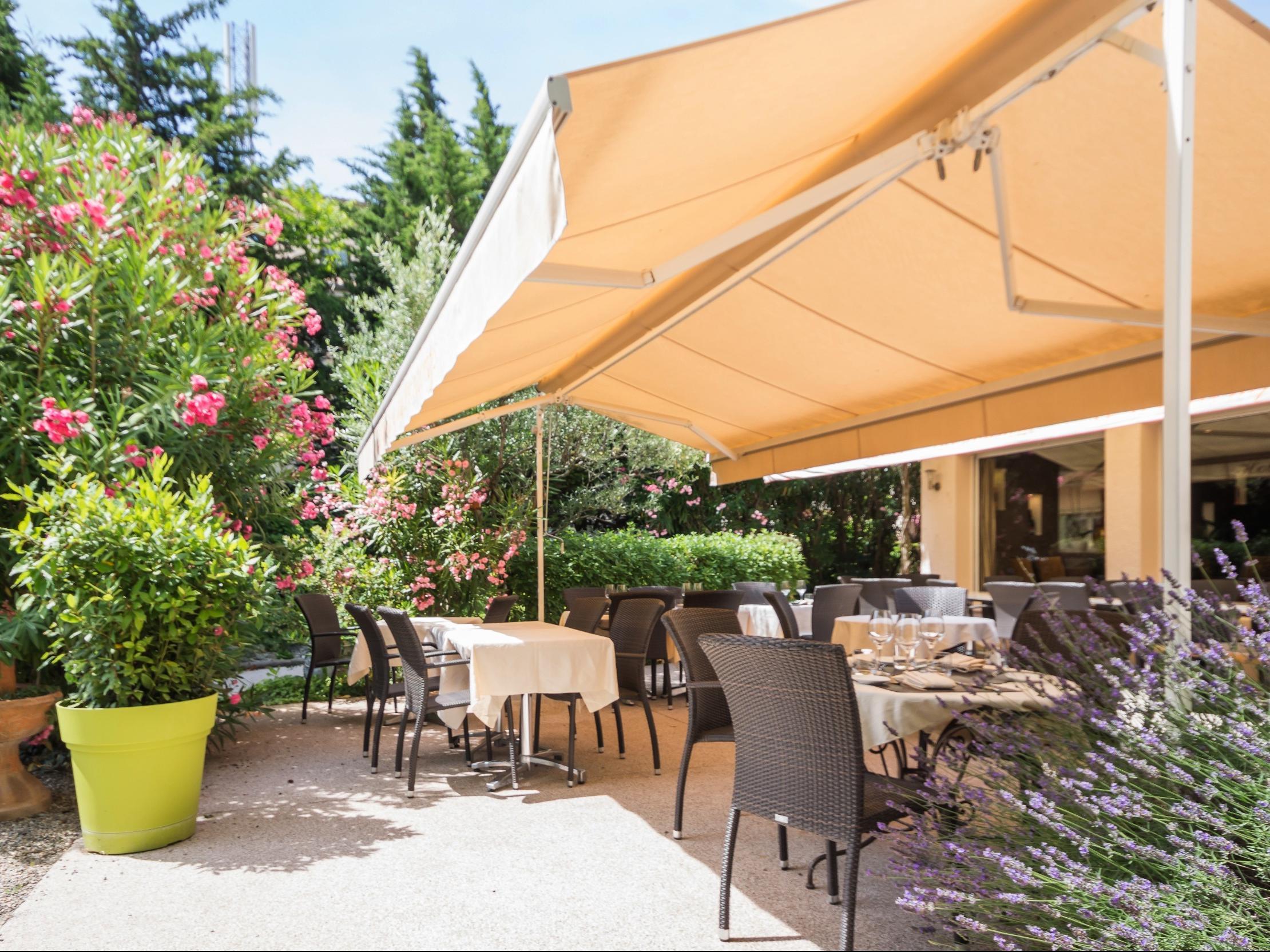 Logis Le Printemps Hotel Restaurant - Монтелимар Экстерьер фото