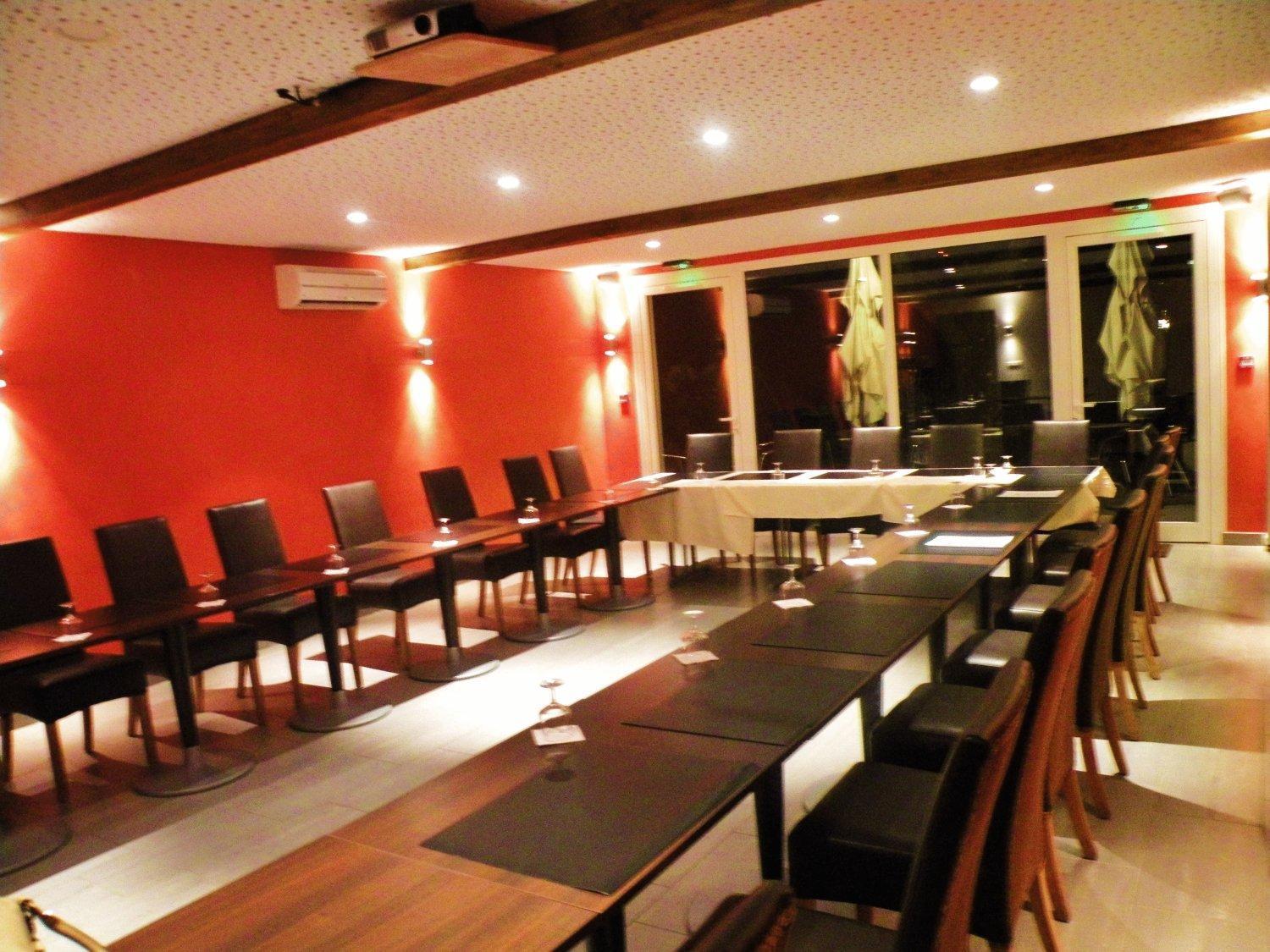 Logis Le Printemps Hotel Restaurant - Монтелимар Экстерьер фото